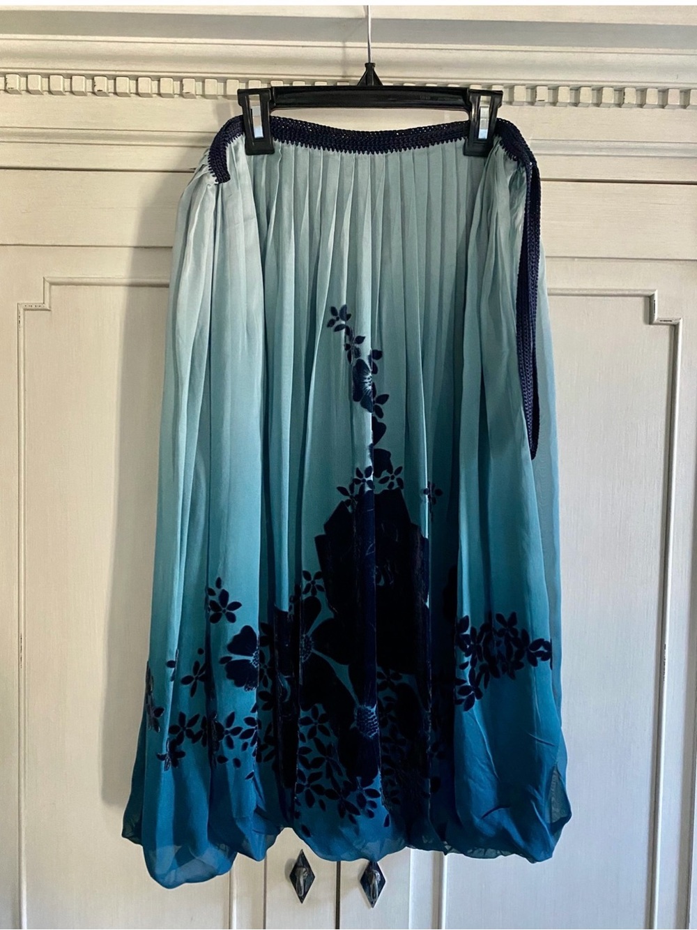 Max Studio Teal to Light-Teal Ombre Pleated Skirt with Navy Floral Velvet